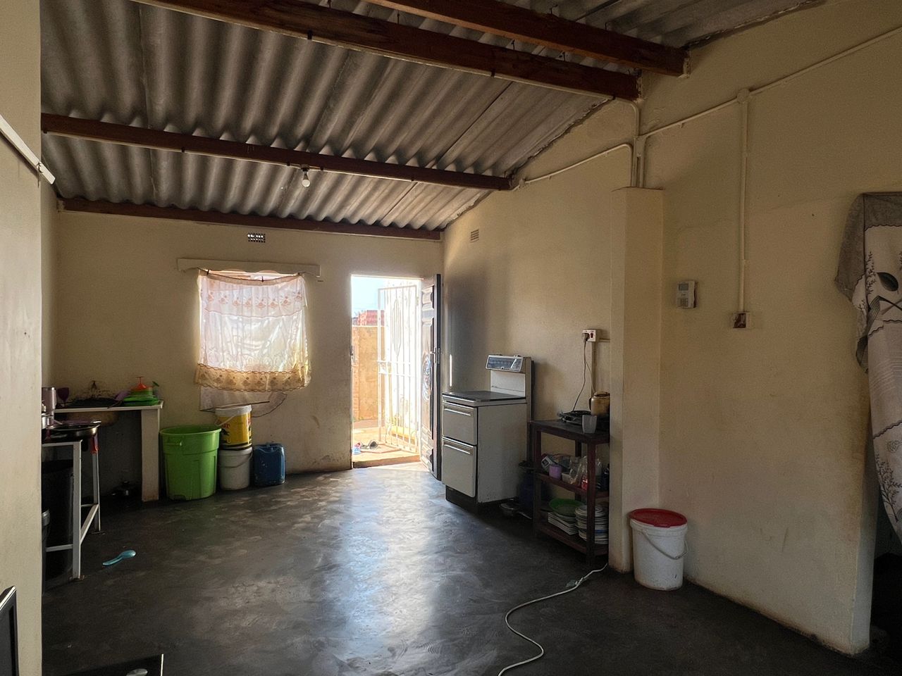 WhatsApp Image 2026-09-02 at 11.06.31 (2) 5 Bedroomed House in Emganwini for Sale