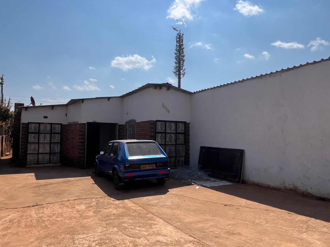 WhatsApp Image 2026-09-02 at 11.06.34 (2) 5 Bedroomed House in Emganwini for Sale