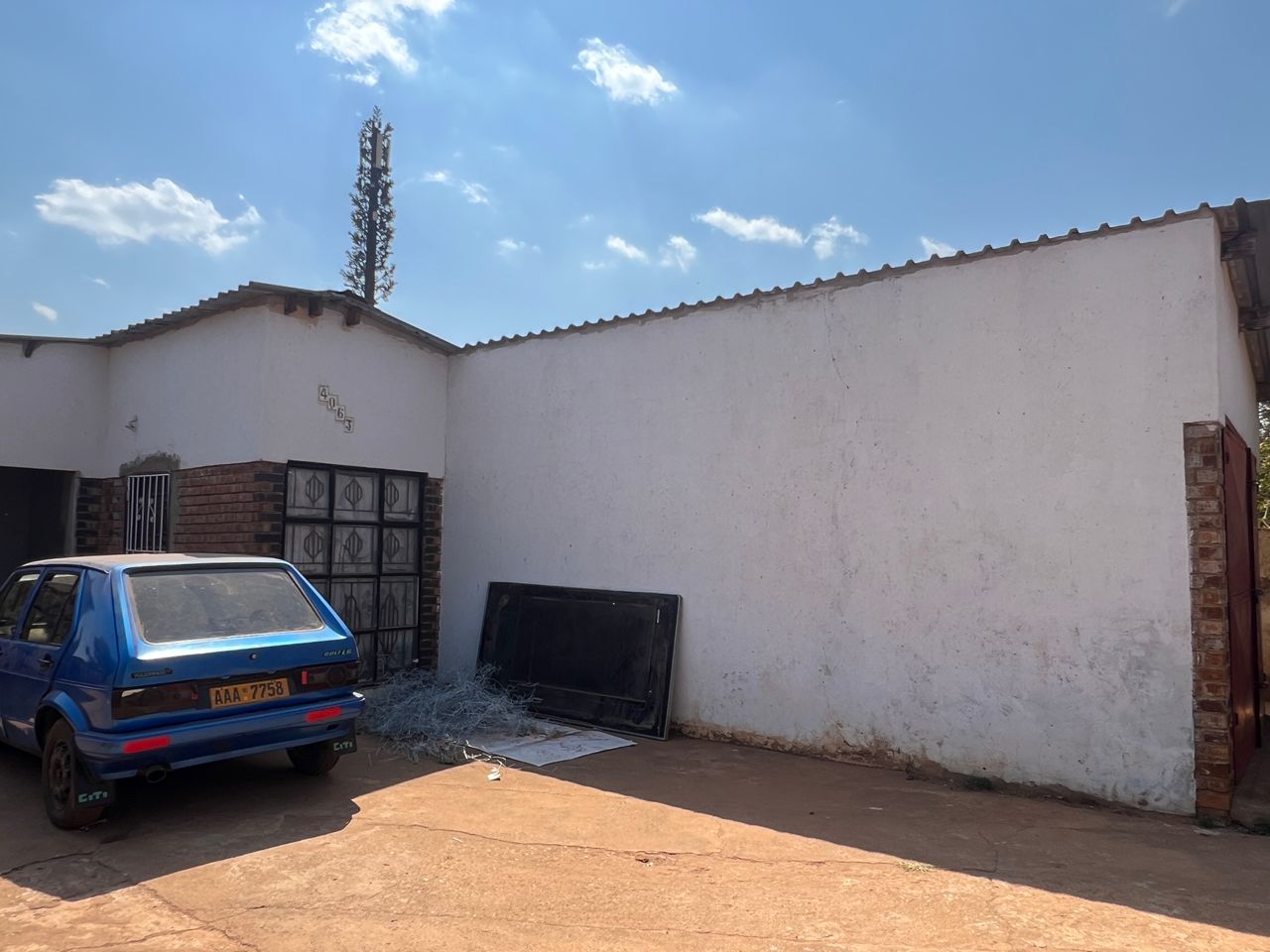 WhatsApp Image 2026-09-02 at 11.06.35 (2) 5 Bedroomed House in Emganwini for Sale