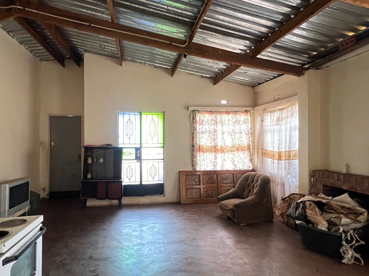 WhatsApp Image 2026-09-02 at 11.06.36 (2) 5 Bedroomed House in Emganwini for Sale