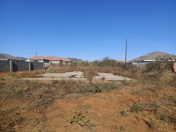 WOODVILLE PARK STAND 600SQM USD $25,000