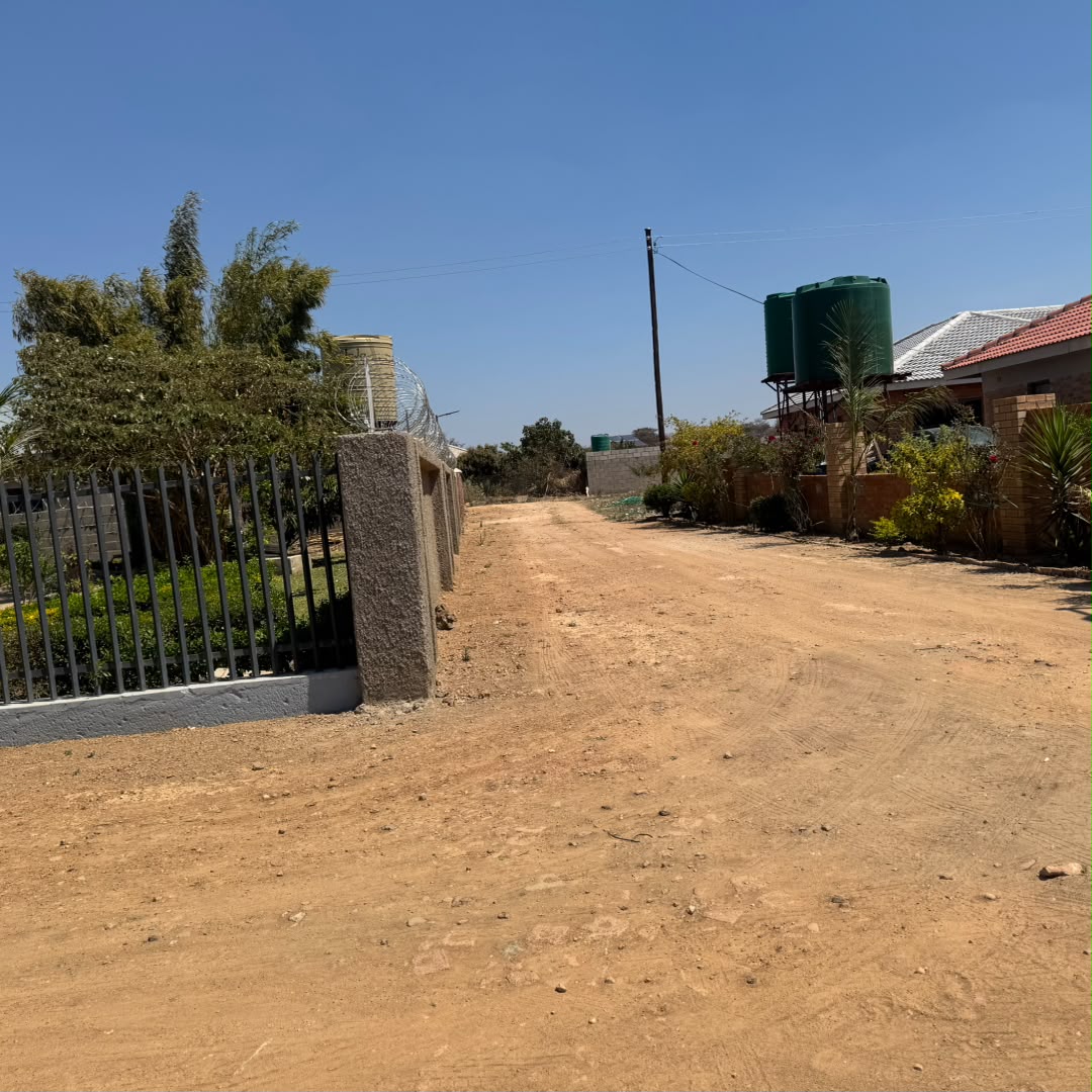 WhatsApp Image 2026-09-12 at 16.00.38 (1) TOWNHOUSE STAND FOR SALE – LOCHVIEW, BULAWAYO $22k
