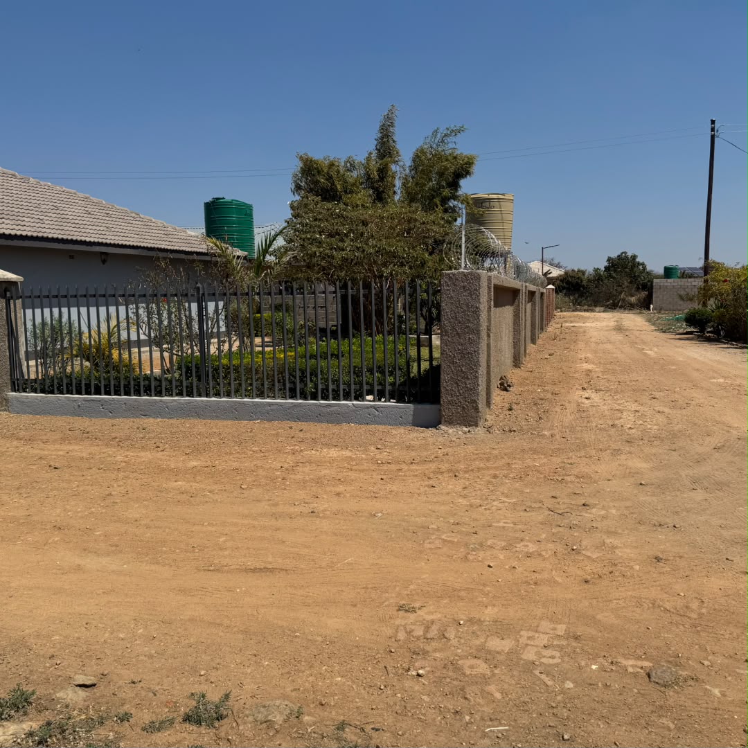 WhatsApp Image 2026-09-12 at 16.00.39 (1) TOWNHOUSE STAND FOR SALE – LOCHVIEW, BULAWAYO $22k