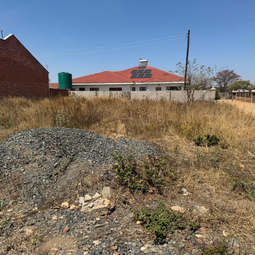 WhatsApp Image 2026-09-12 at 16.00.39 (3) TOWNHOUSE STAND FOR SALE – LOCHVIEW, BULAWAYO $22k