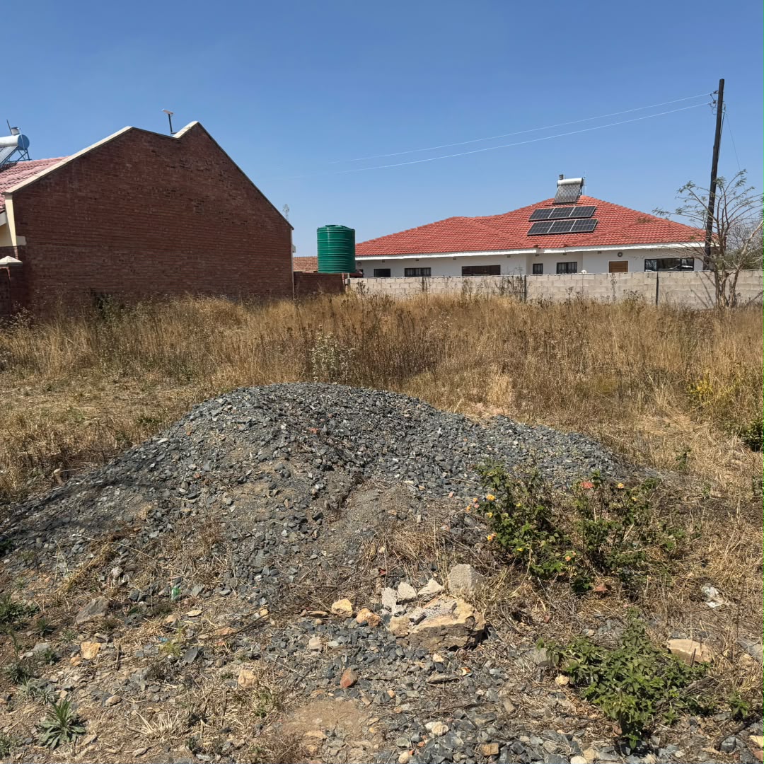 WhatsApp Image 2026-09-12 at 16.00.39 (5) TOWNHOUSE STAND FOR SALE – LOCHVIEW, BULAWAYO $22k