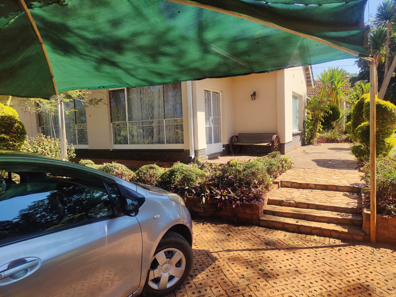 4-BEDROOM HOUSE ON 3,000SQM | MANDARA, HARARE FOR SALE | USD $450,000