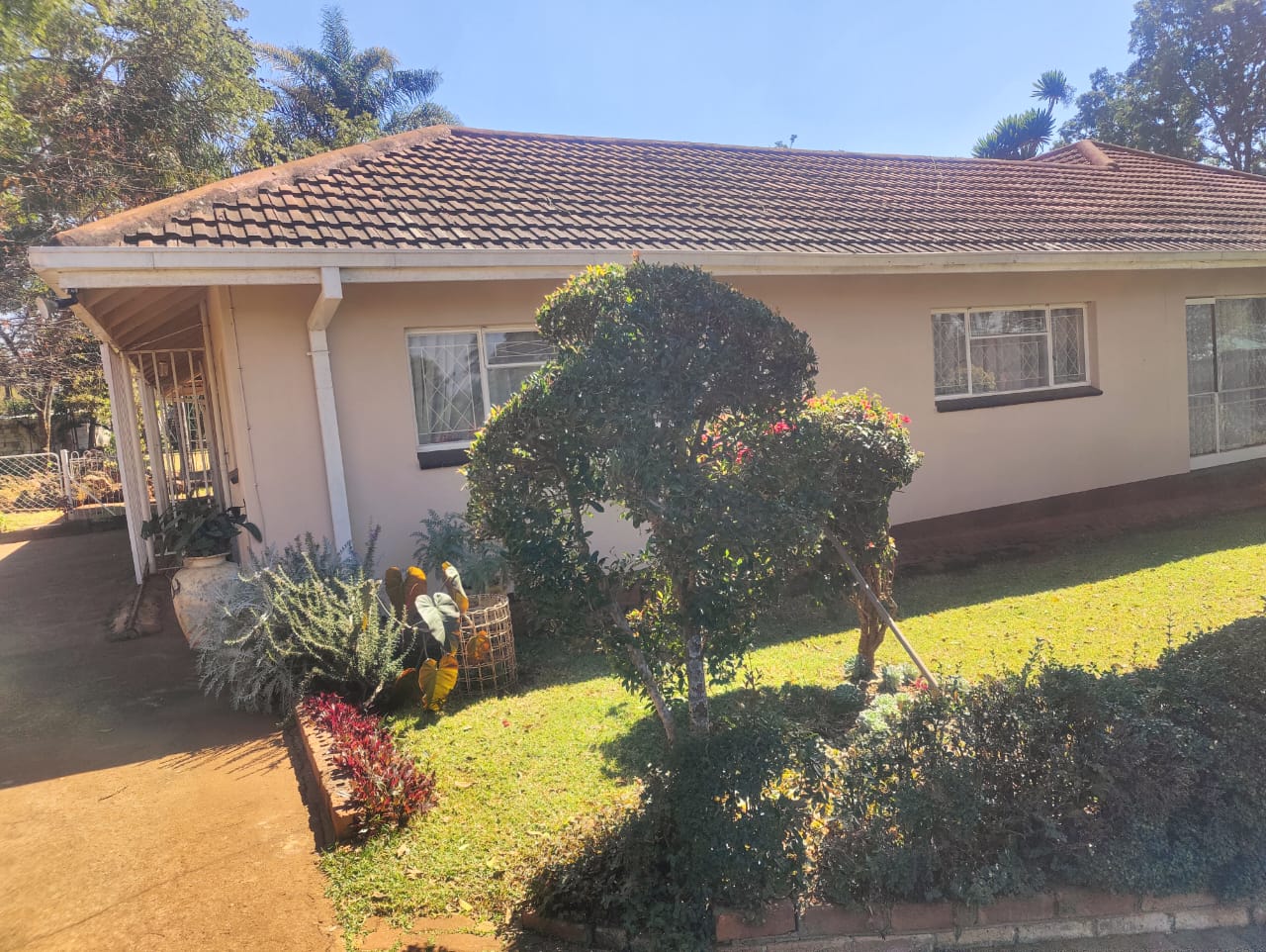 4-BEDROOM HOUSE ON 3,000SQM | MANDARA, HARARE FOR SALE | USD $450,000