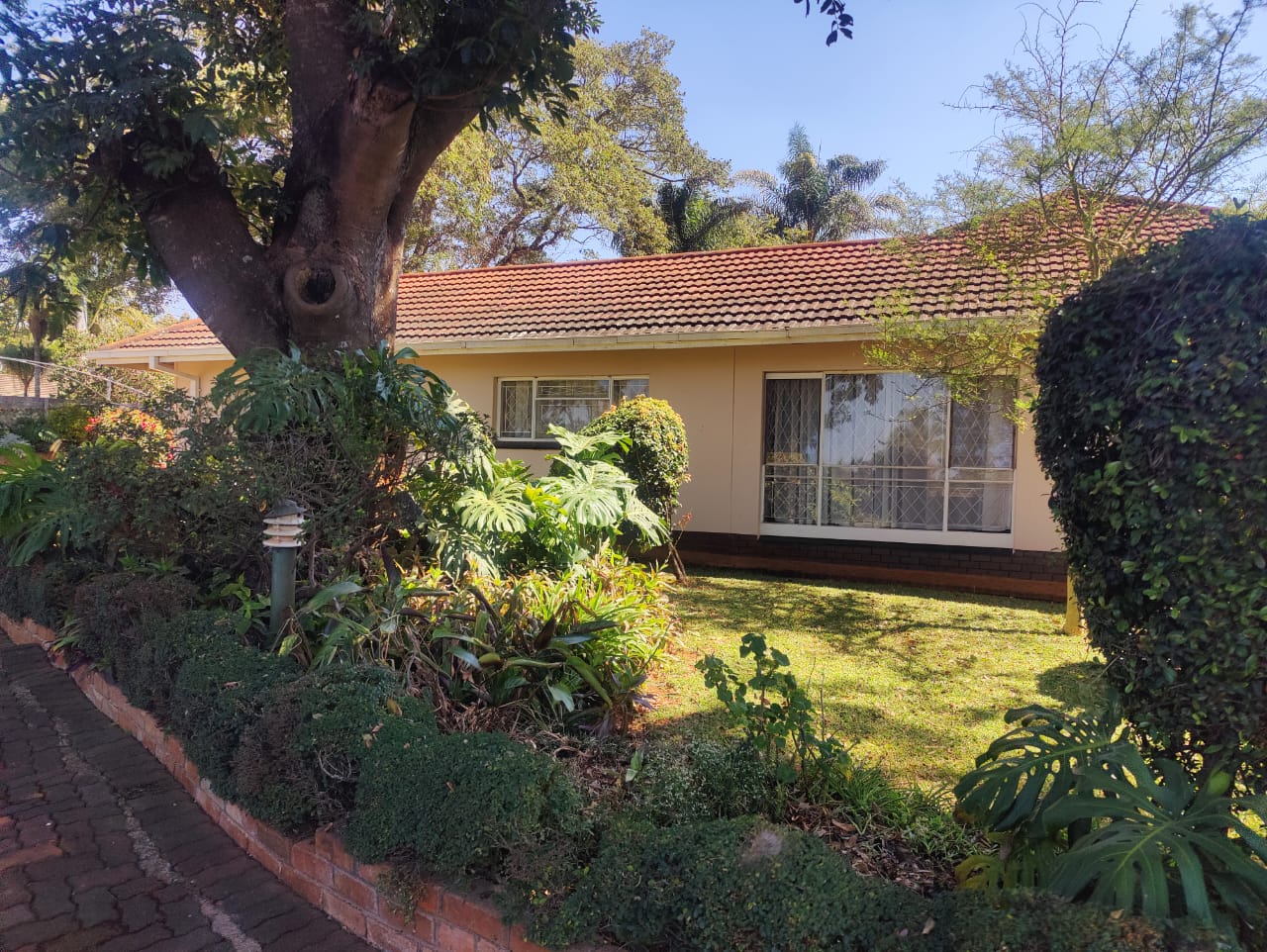 4-BEDROOM HOUSE ON 3,000SQM | MANDARA, HARARE FOR SALE | USD $450,000