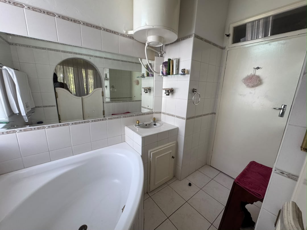 3-BEDROOM DOUBLE-STOREY HOUSE – HILLSIDE, BULAWAYO FOR SALE | $350,000