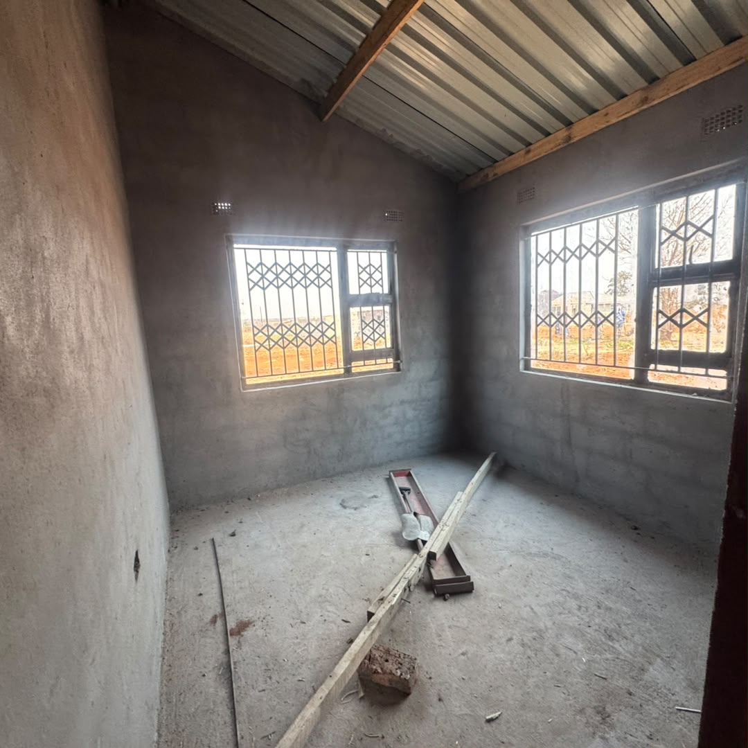 WhatsApp Image 2026-09-18 at 13.40.36 MBUNDANE – 6 RESIDENTIAL UNITS FOR SALE | USD $19,000 EACH