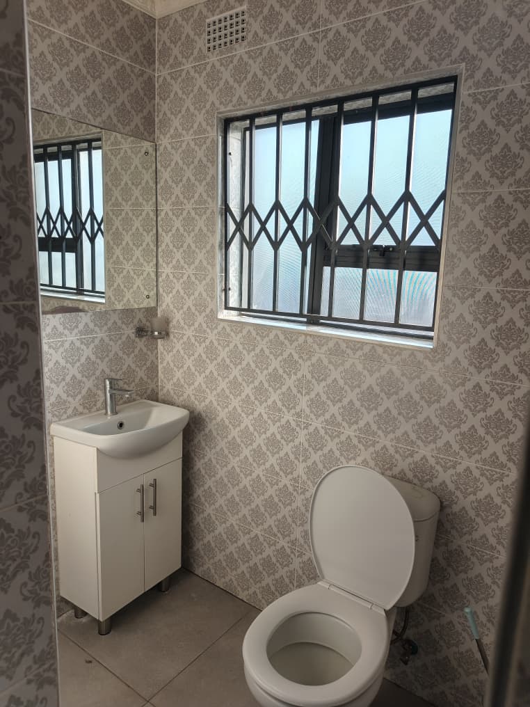3 Bedroom House in Lochview To Rent