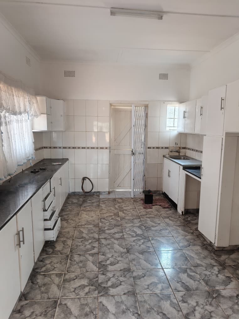 4 Bedroomed House in Famona To Rent