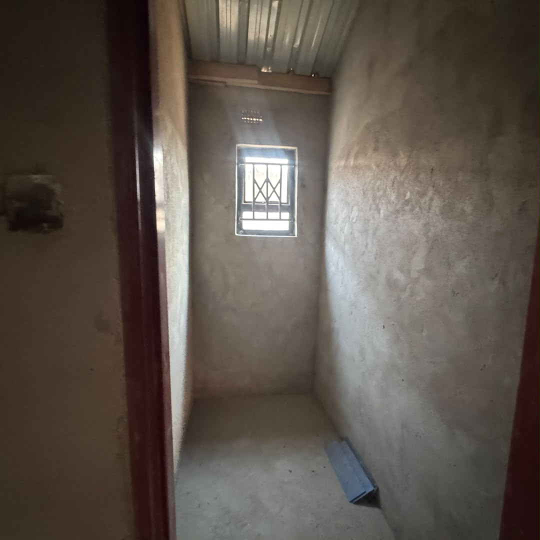 WhatsApp Image 2026-09-21 at 15.41.50 (2) Incomplete 3 Bedroomed House in Cowdray Park For Sale