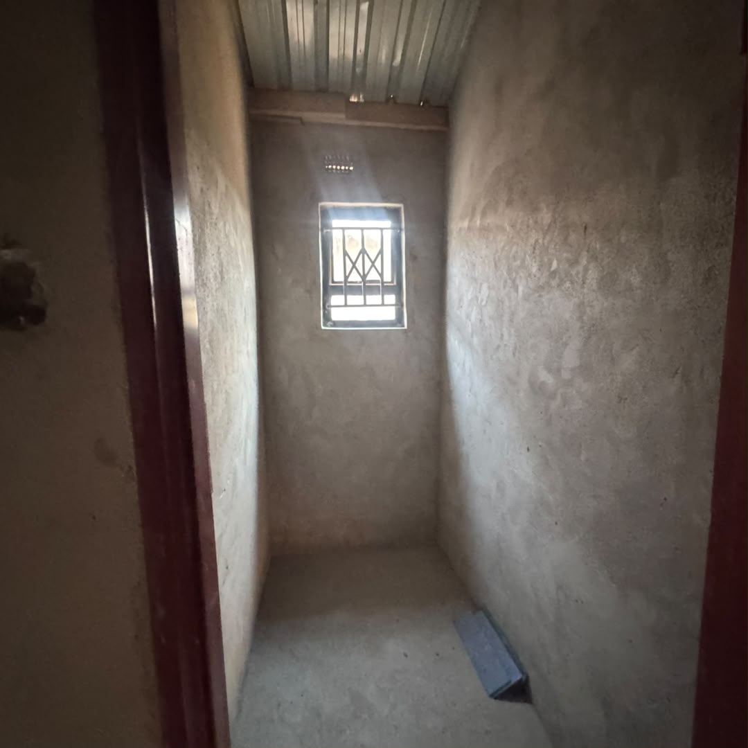 WhatsApp Image 2026-09-21 at 15.41.54 (2) Incomplete 3 Bedroomed House in Cowdray Park For Sale