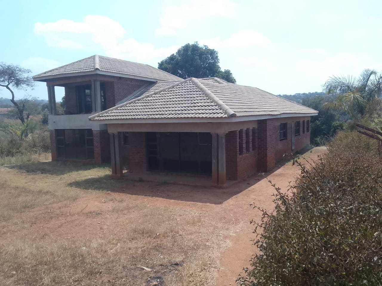 5-BEDROOM HOUSE – CHARLOTTE BROOKE, HARARE FOR SALE PRICE USD $100,000