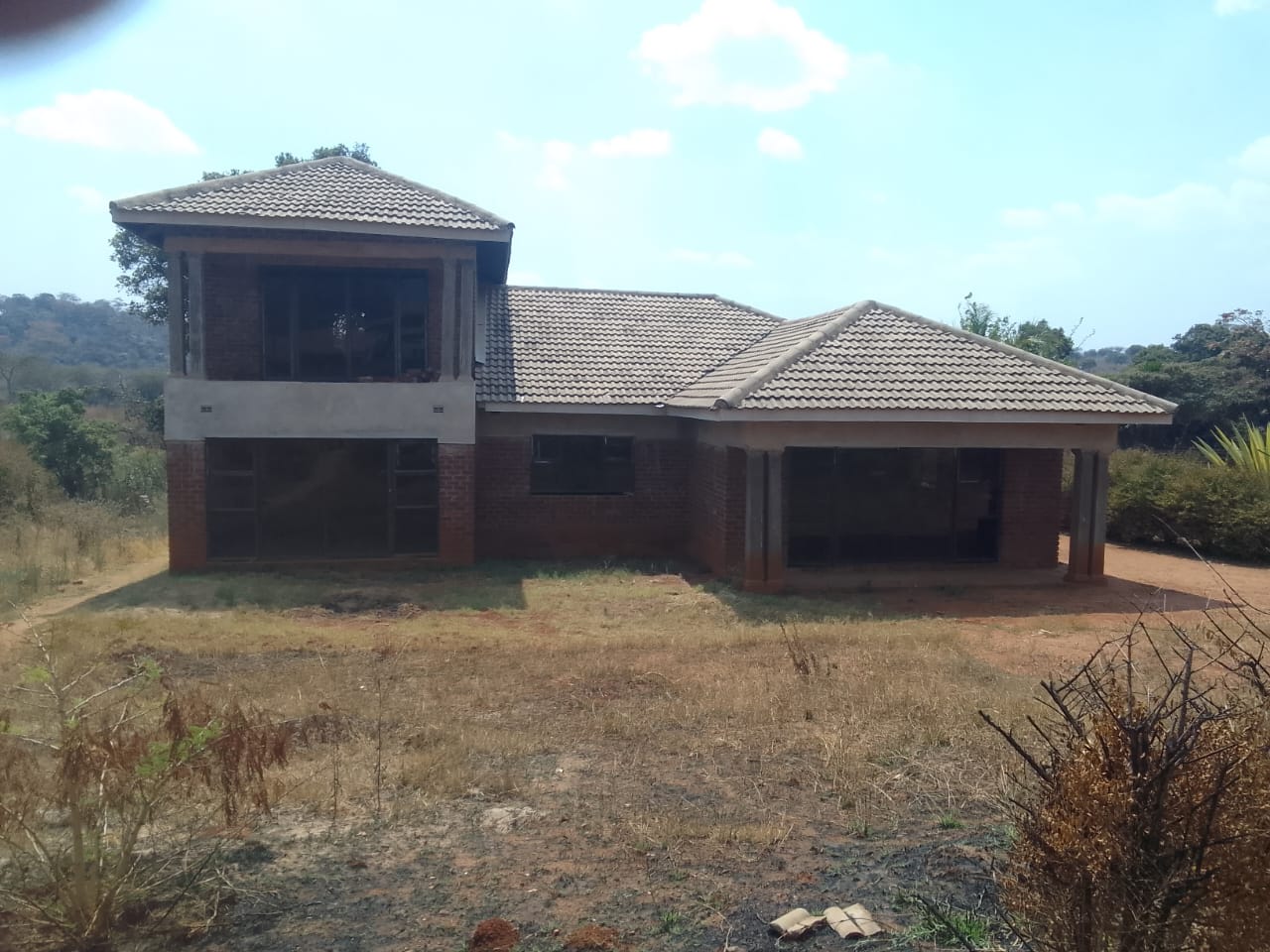 5-BEDROOM HOUSE – CHARLOTTE BROOKE, HARARE FOR SALE PRICE USD $100,000