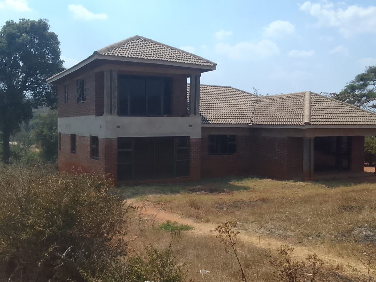 5-BEDROOM HOUSE – CHARLOTTE BROOKE, HARARE FOR SALE PRICE USD $100,000