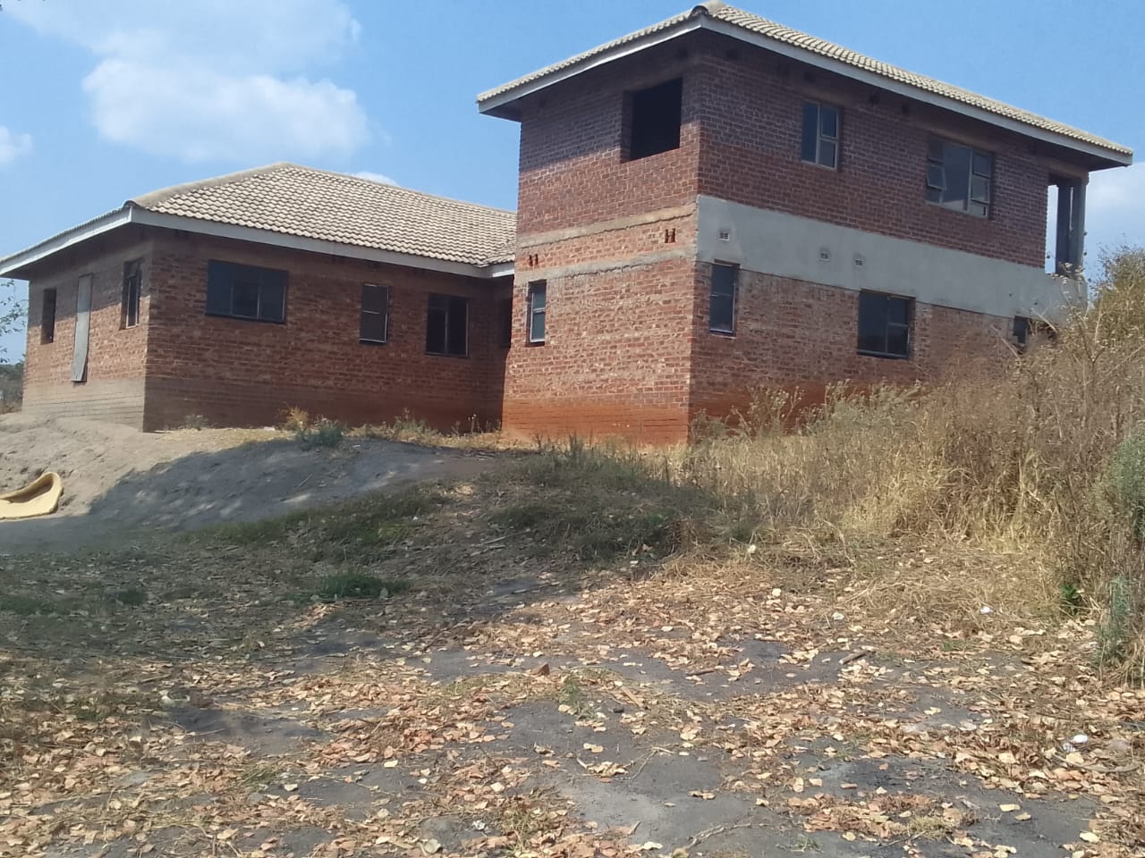 5-BEDROOM HOUSE – CHARLOTTE BROOKE, HARARE FOR SALE PRICE USD $100,000