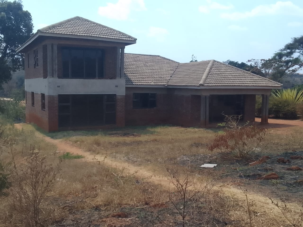 5-BEDROOM HOUSE – CHARLOTTE BROOKE, HARARE FOR SALE PRICE USD $100,000