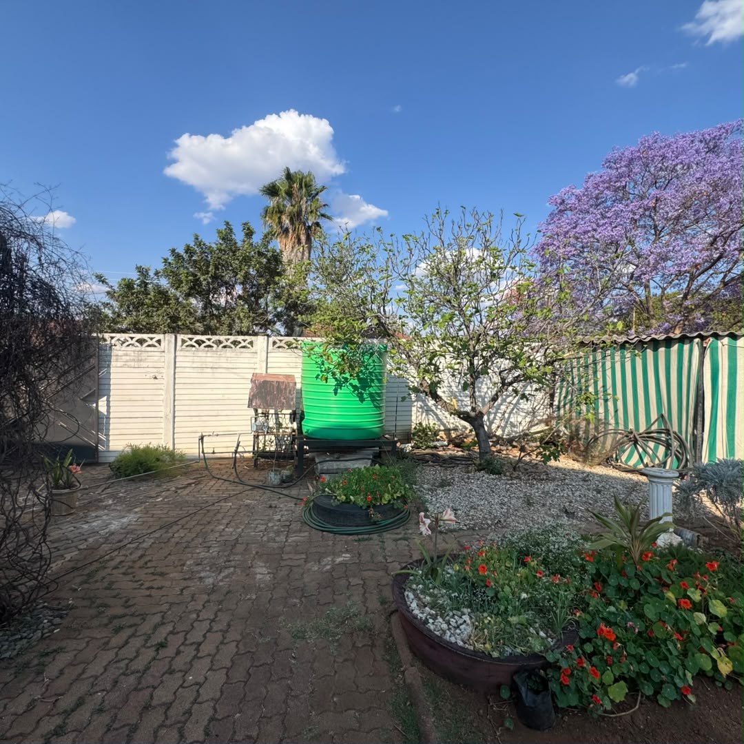 BRADFIELD – 2-BEDROOM DUPLEX FOR SALE $150K