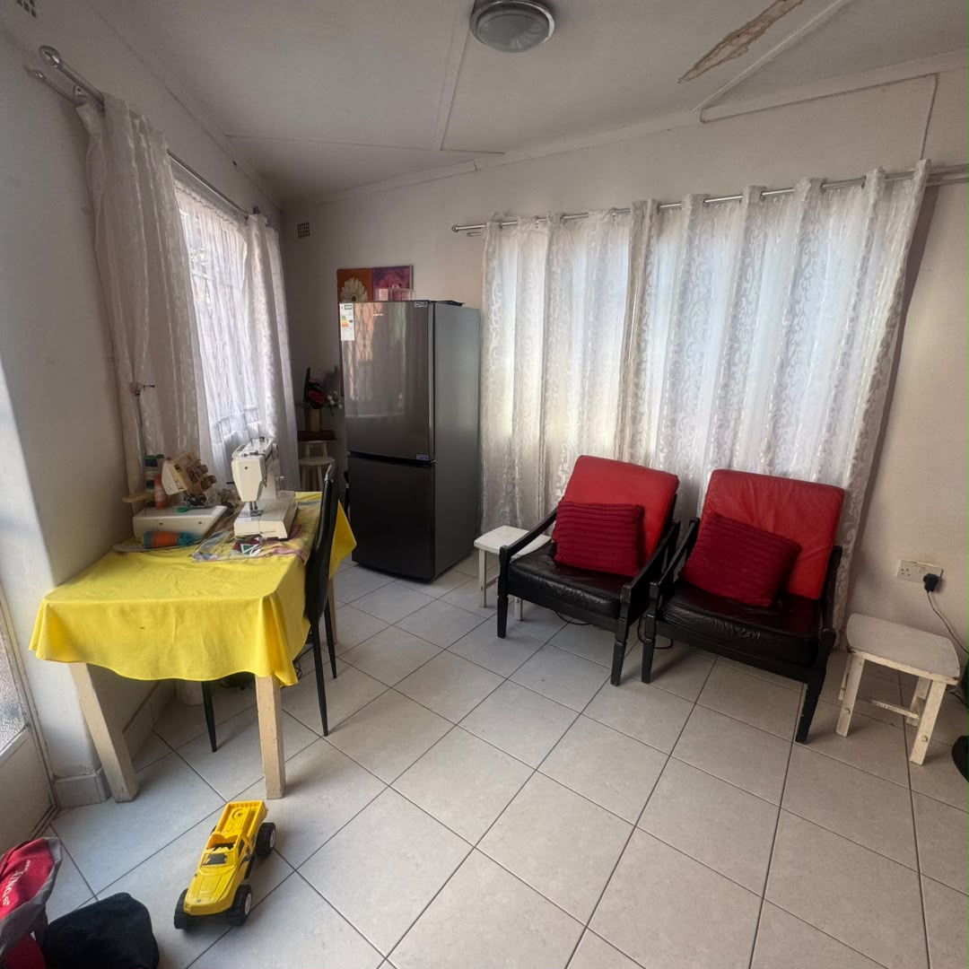 BRADFIELD – 2-BEDROOM DUPLEX FOR SALE $150K