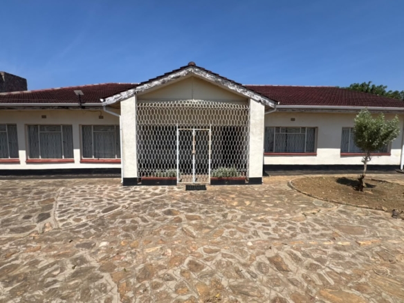 KENSINGTON HOUSE – FOR SALE $160K
