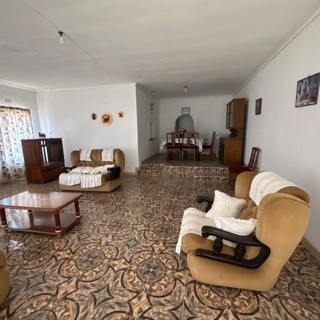 KENSINGTON HOUSE – FOR SALE $160K