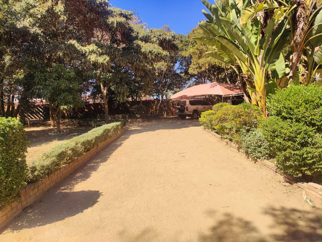 WhatsApp Image 2026-09-28 at 10.41.40 (1) 4 Bedroomed House in Zimre Park Harare For Sale