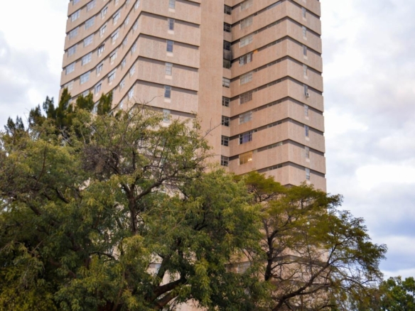 2 Bedroom Apartment Kenilworth Towers, Ascot For Sale