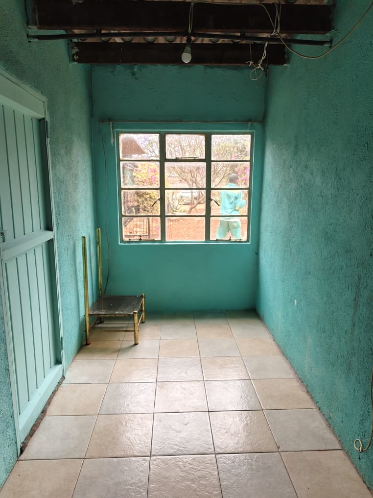 WhatsApp Image 2026-10-01 at 08.39.49 (1) 1 Big Room in Queenspark To Rent