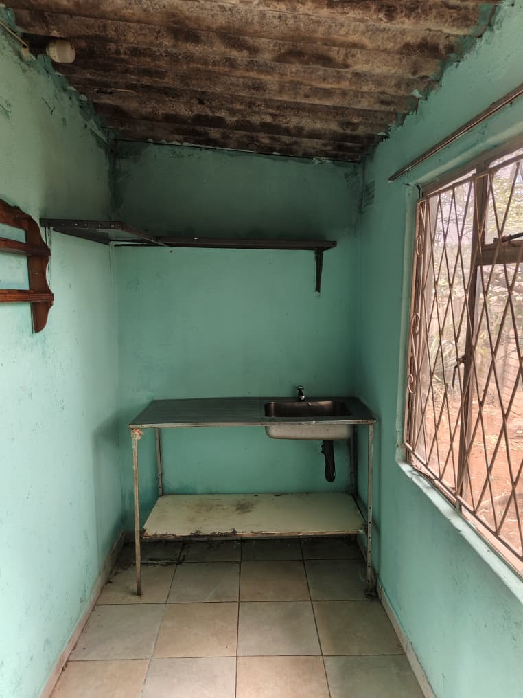 WhatsApp Image 2026-10-01 at 08.39.49 (2) 1 Big Room in Queenspark To Rent