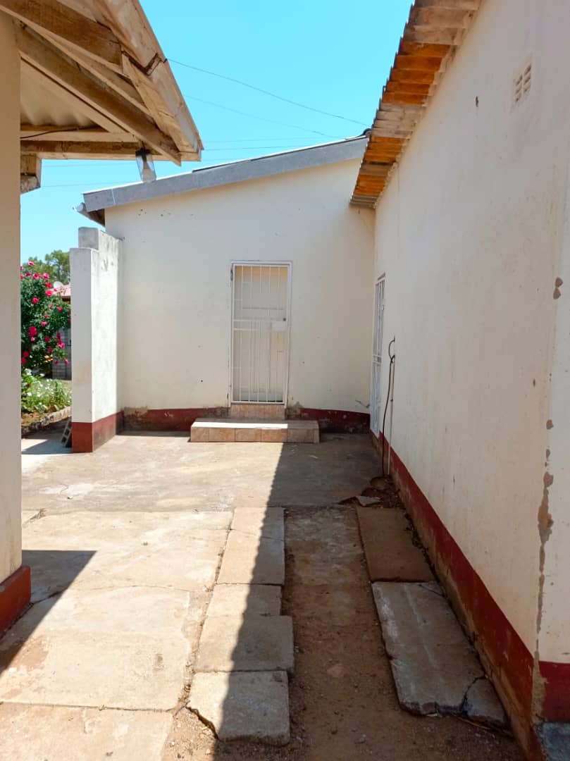 WhatsApp Image 2026-10-01 at 11.49.29 2 Bedroom Cottage in Sauerstown To Rent