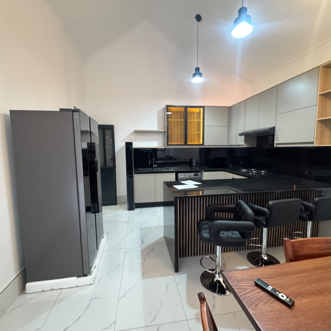 3 Bedroom Townhouse in Hillside For Sale