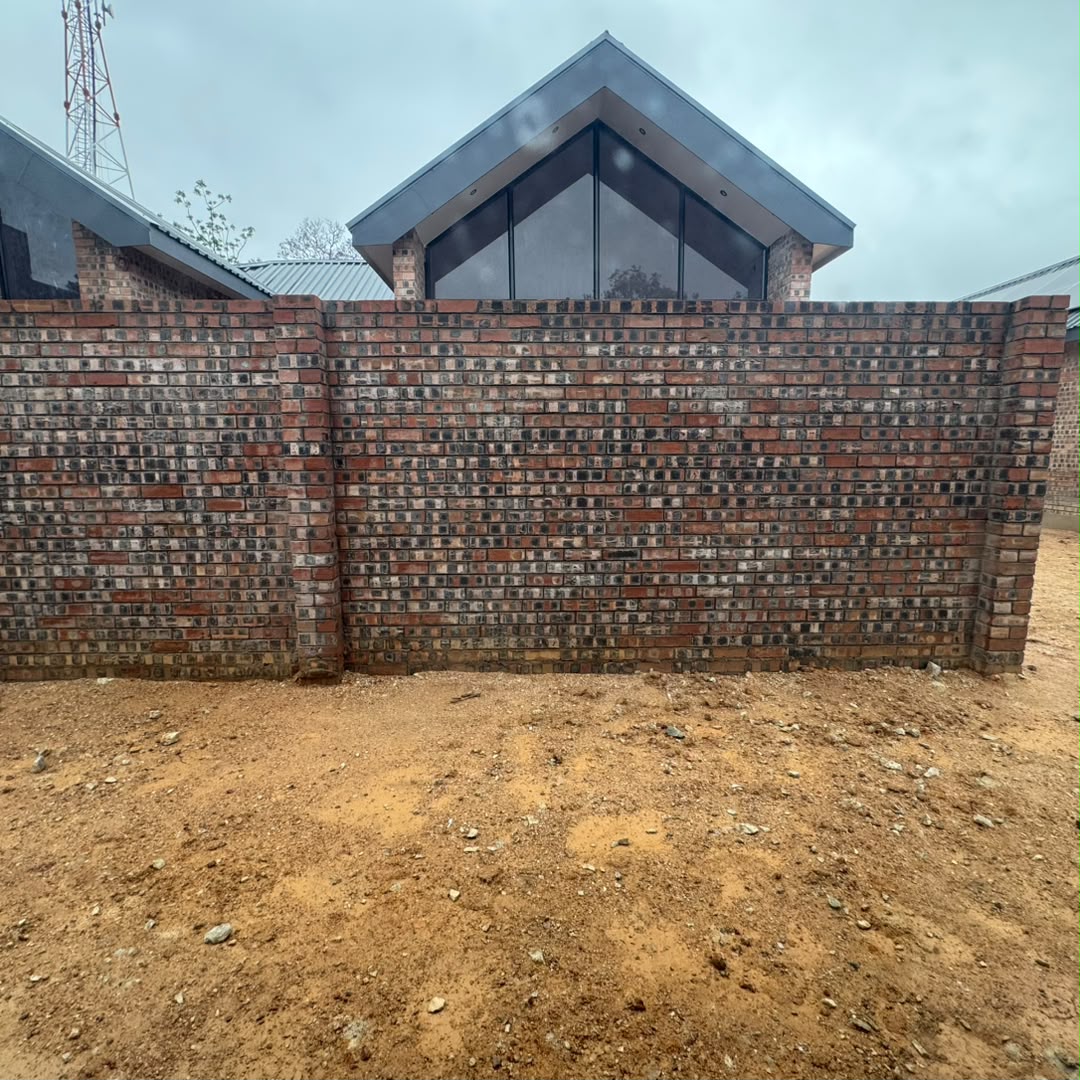 3 Bedroom Townhouse in Hillside For Sale