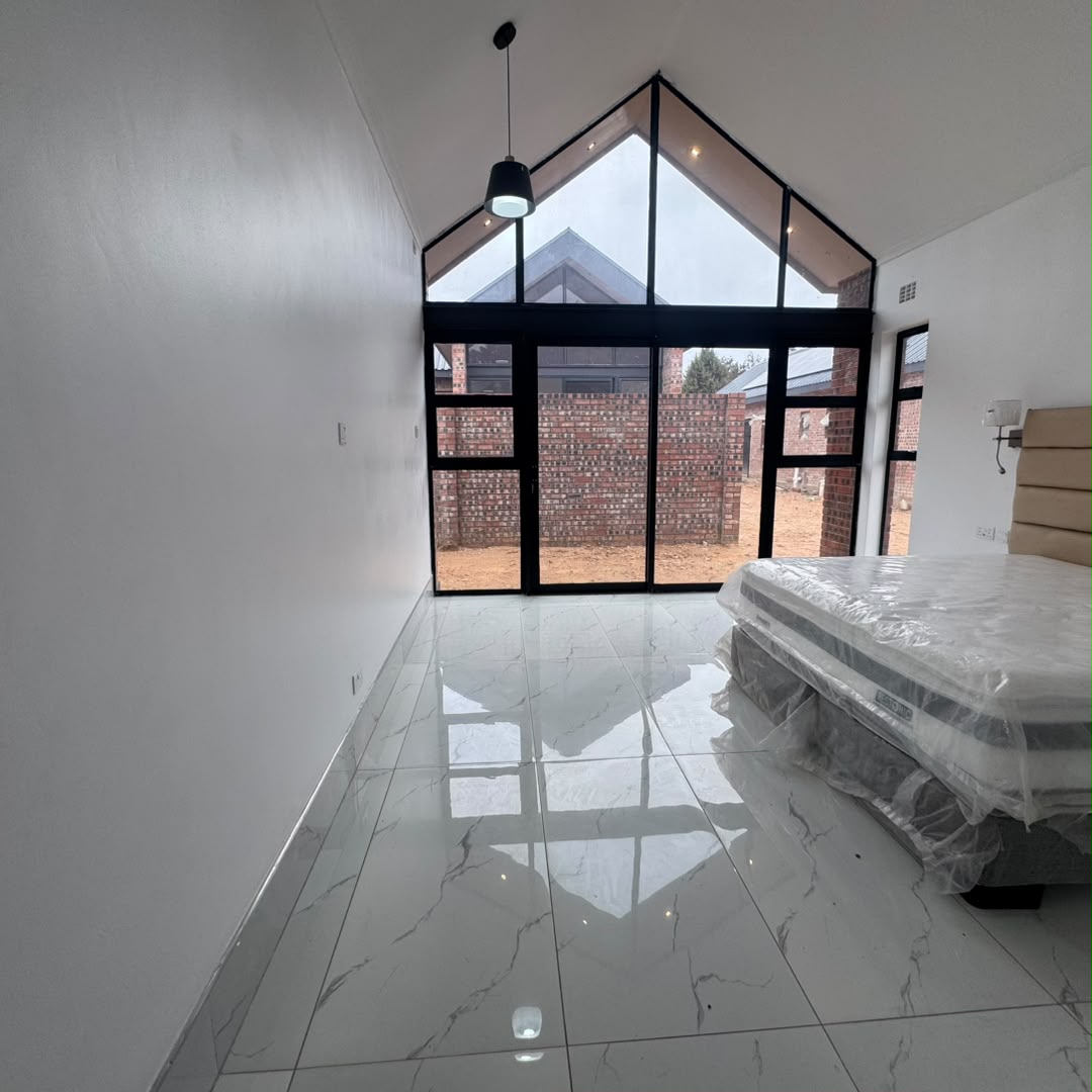 3 Bedroom Townhouse in Hillside For Sale