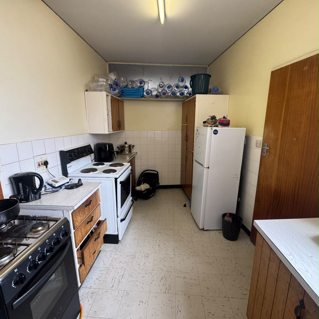 2 Bedroom Apartment Kenilworth Towers, Ascot For Sale