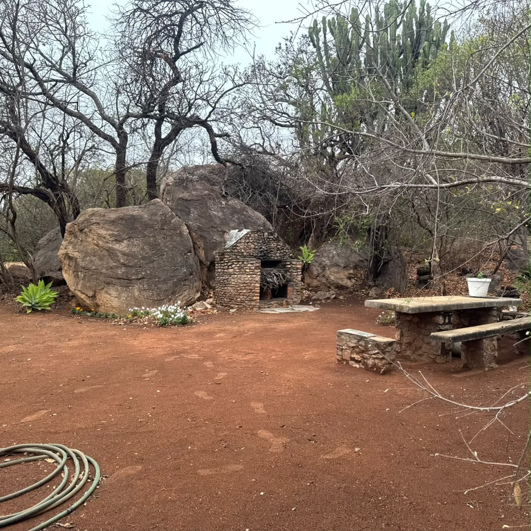4 Bedroomed Thatched House in Burnside For Sale