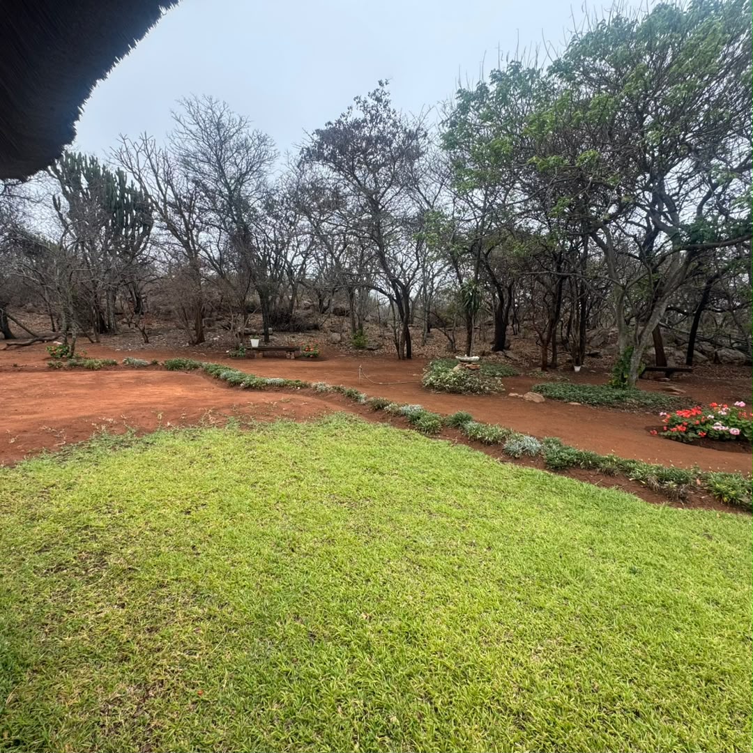 4 Bedroomed Thatched House in Burnside For Sale