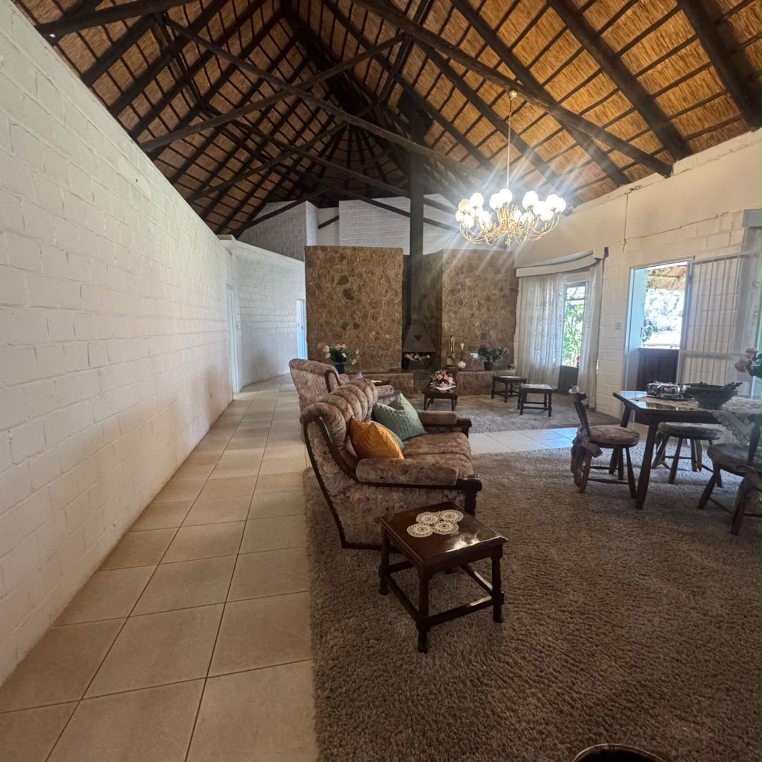 4 Bedroomed Thatched House in Burnside For Sale