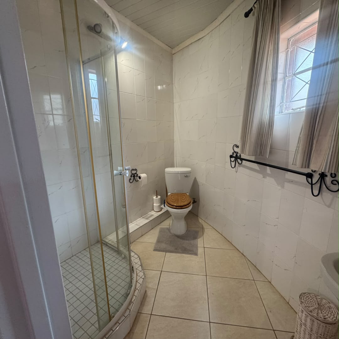 4 Bedroomed Thatched House in Burnside For Sale