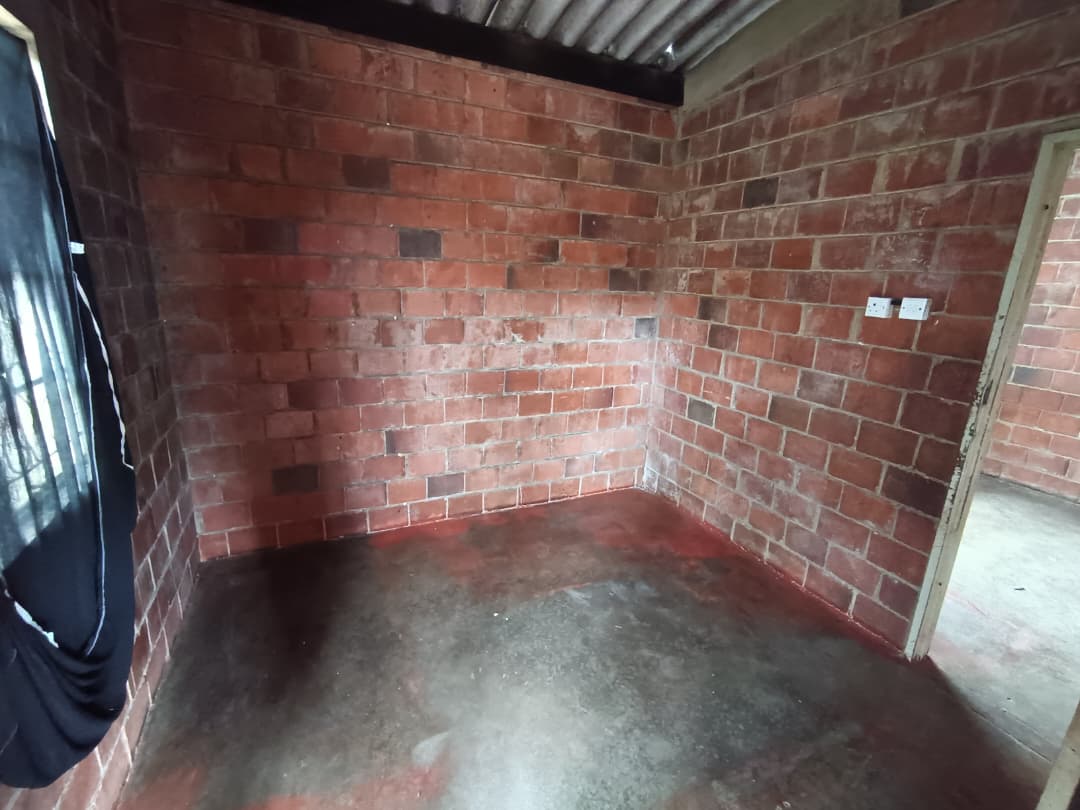 2 Bedroomed House in Entumbane To Rent