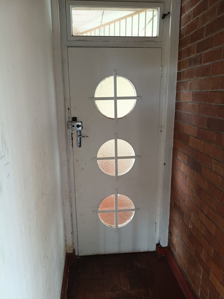 WhatsApp Image 2026-10-05 at 08.22.17 2 Bedroom Commercial Flat To Rent