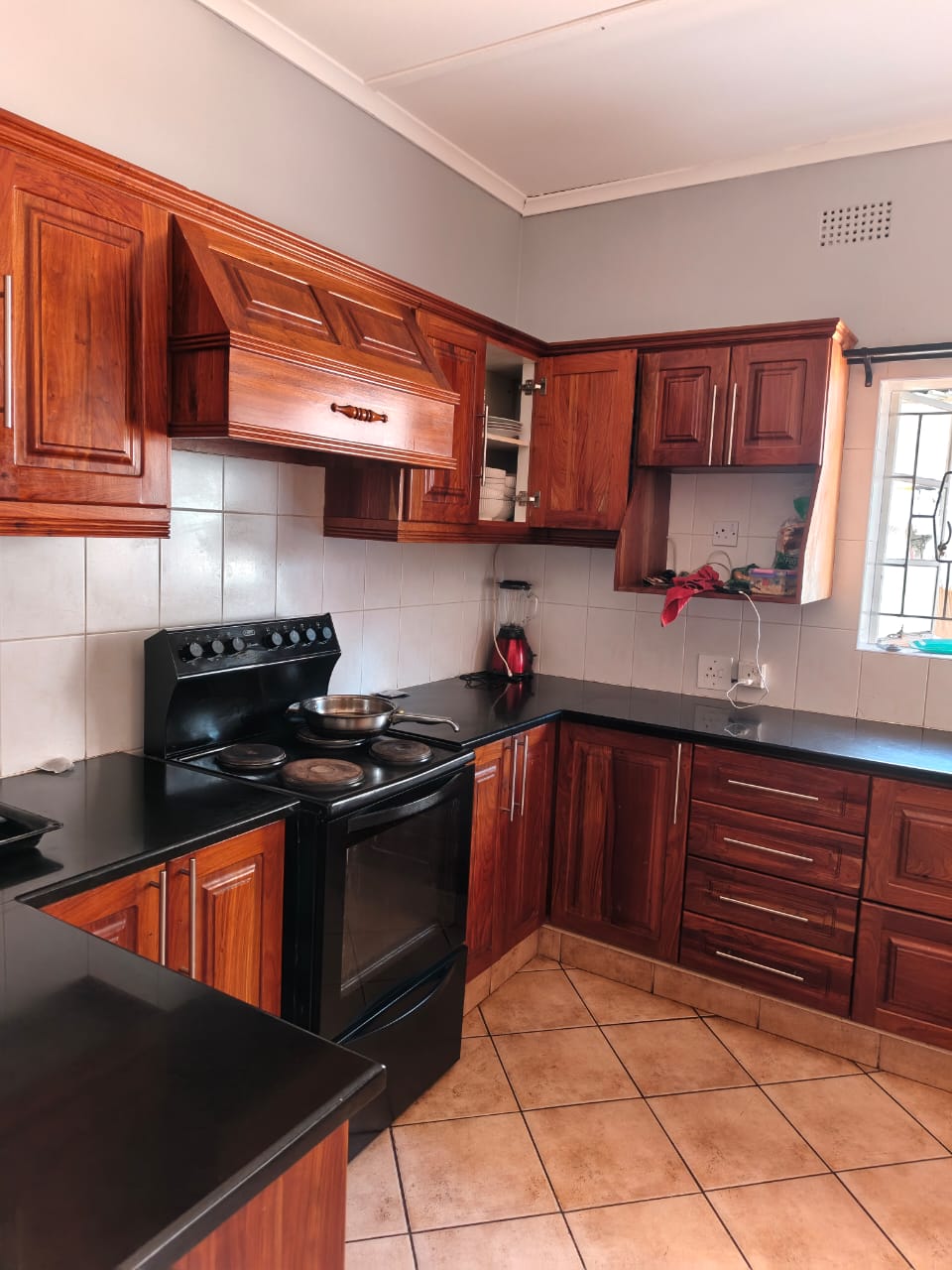 WhatsApp Image 2026-10-06 at 09.42.00 (1) 3 Bedroom House in Malindela To Rent