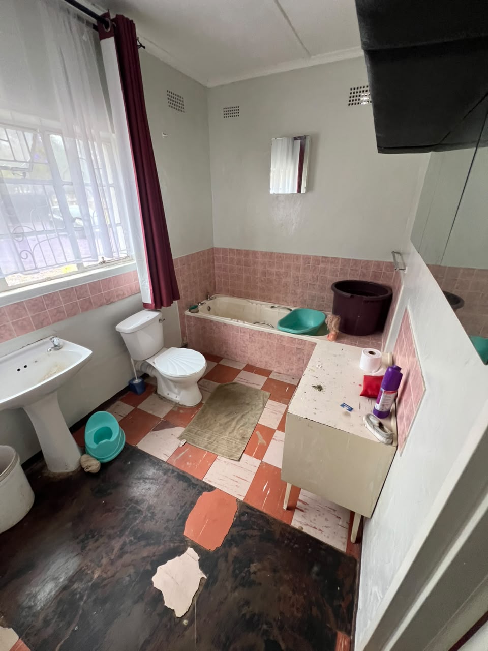 WhatsApp Image 2026-10-07 at 14.29.33 (2) 3 Bedroom House in Fourwinds For Sale