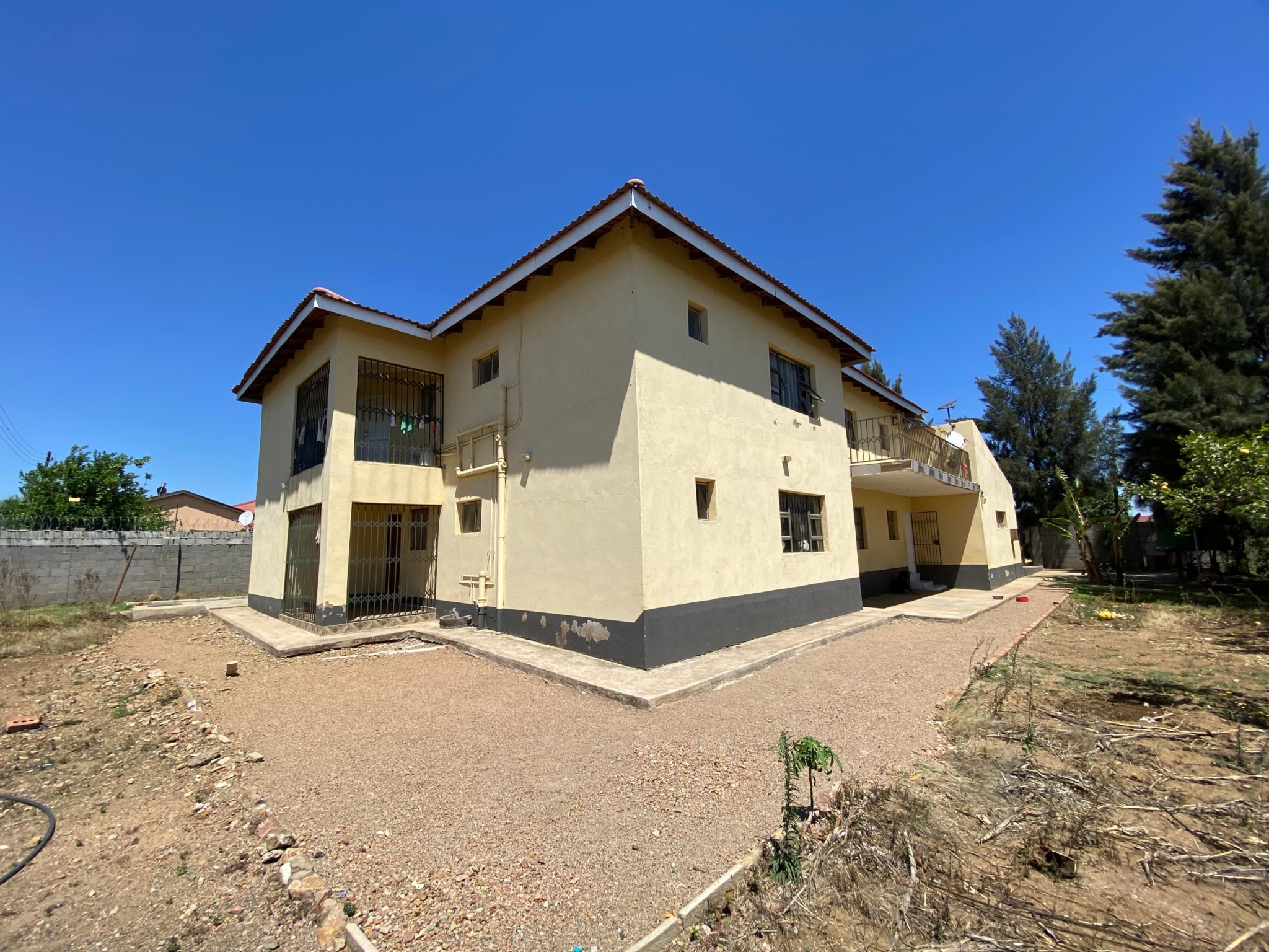 6 Bedroom Double Storey House in Harrisvale For Sale