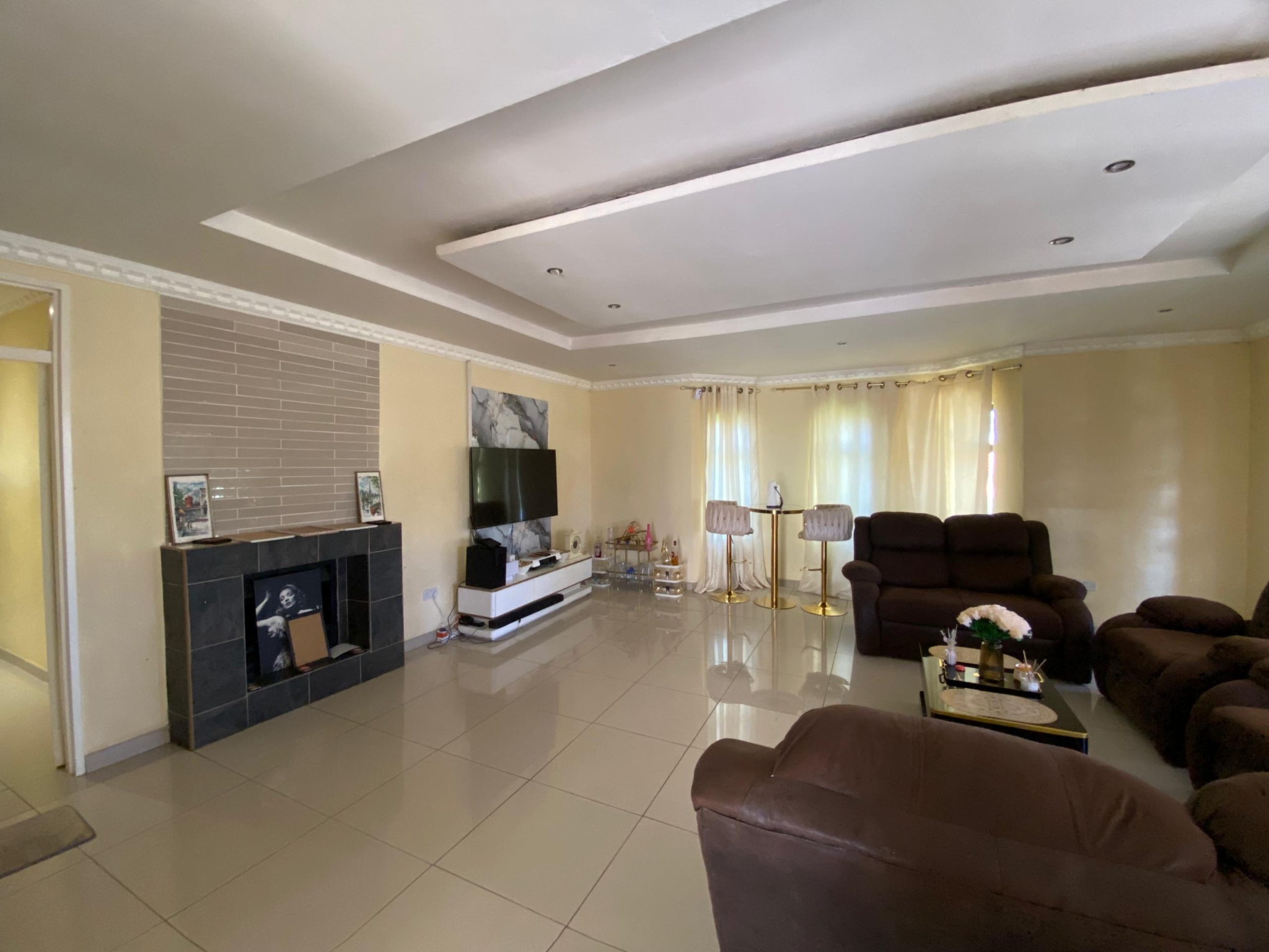 6 Bedroom Double Storey House in Harrisvale For Sale