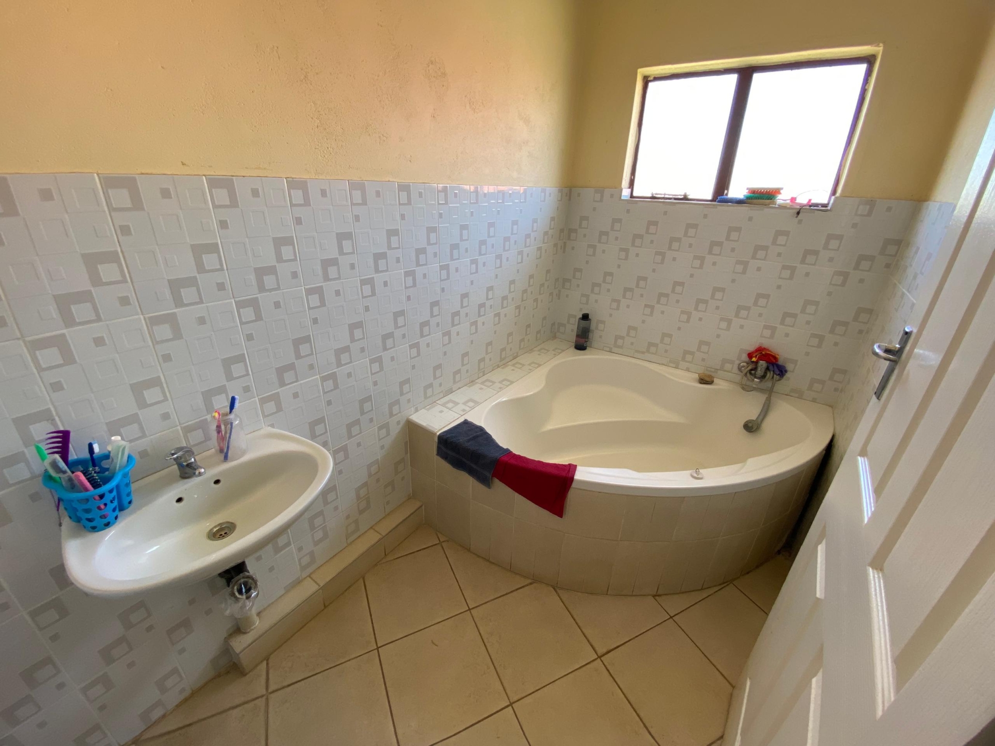 6 Bedroom Double Storey House in Harrisvale For Sale