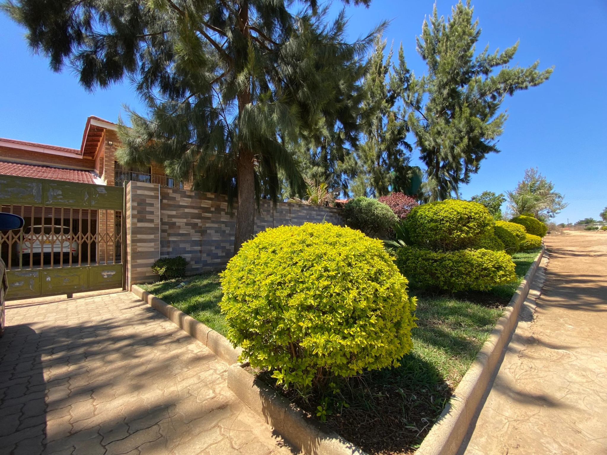 6 Bedroom Double Storey House in Harrisvale For Sale