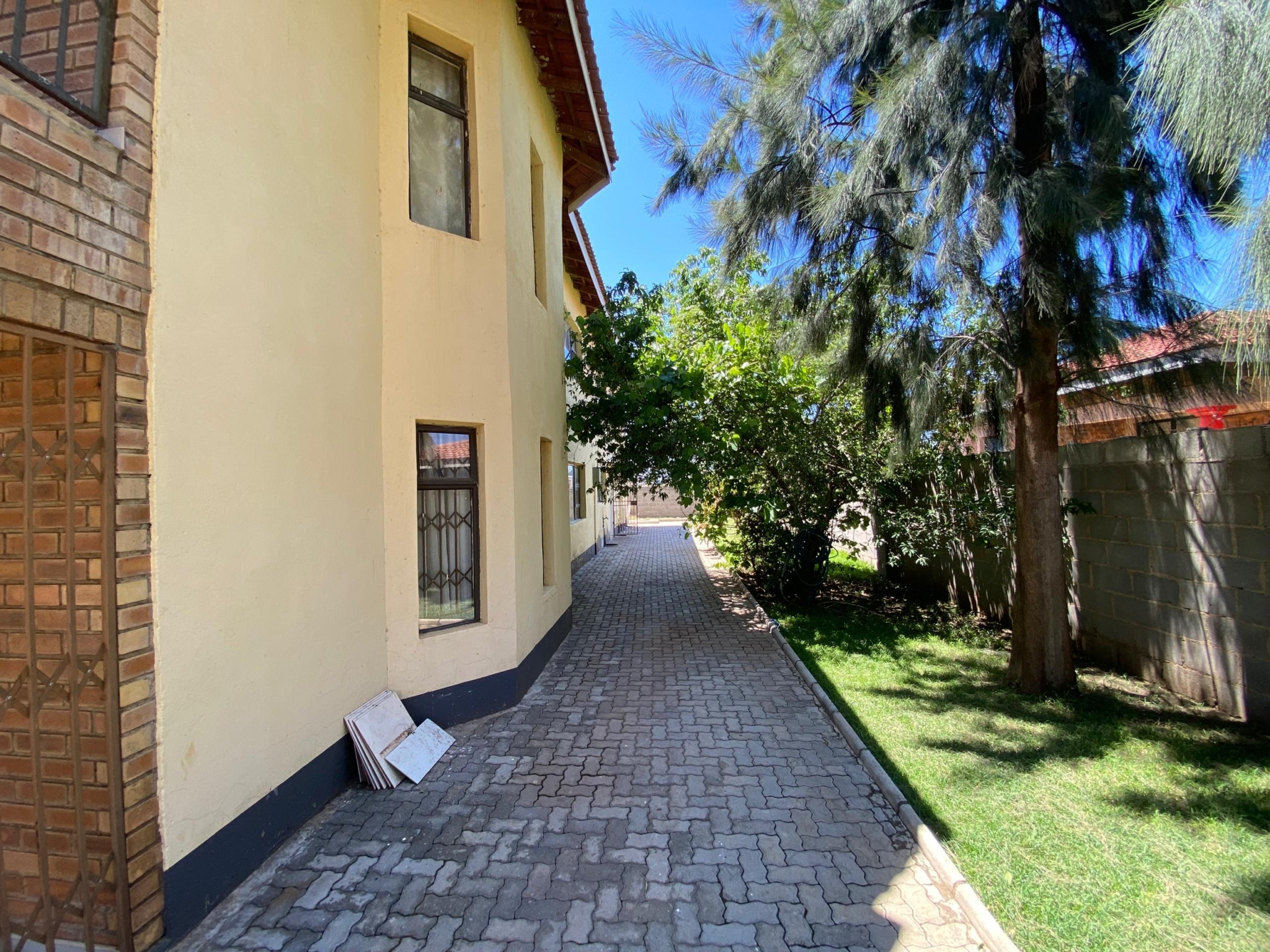 6 Bedroom Double Storey House in Harrisvale For Sale