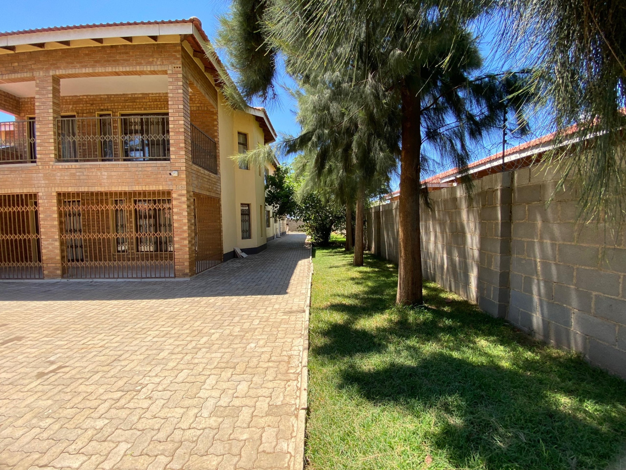6 Bedroom Double Storey House in Harrisvale For Sale